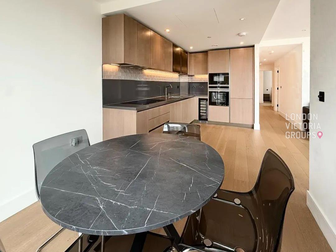 2 bed property in Salisbury House, 5 Palmer Road, London